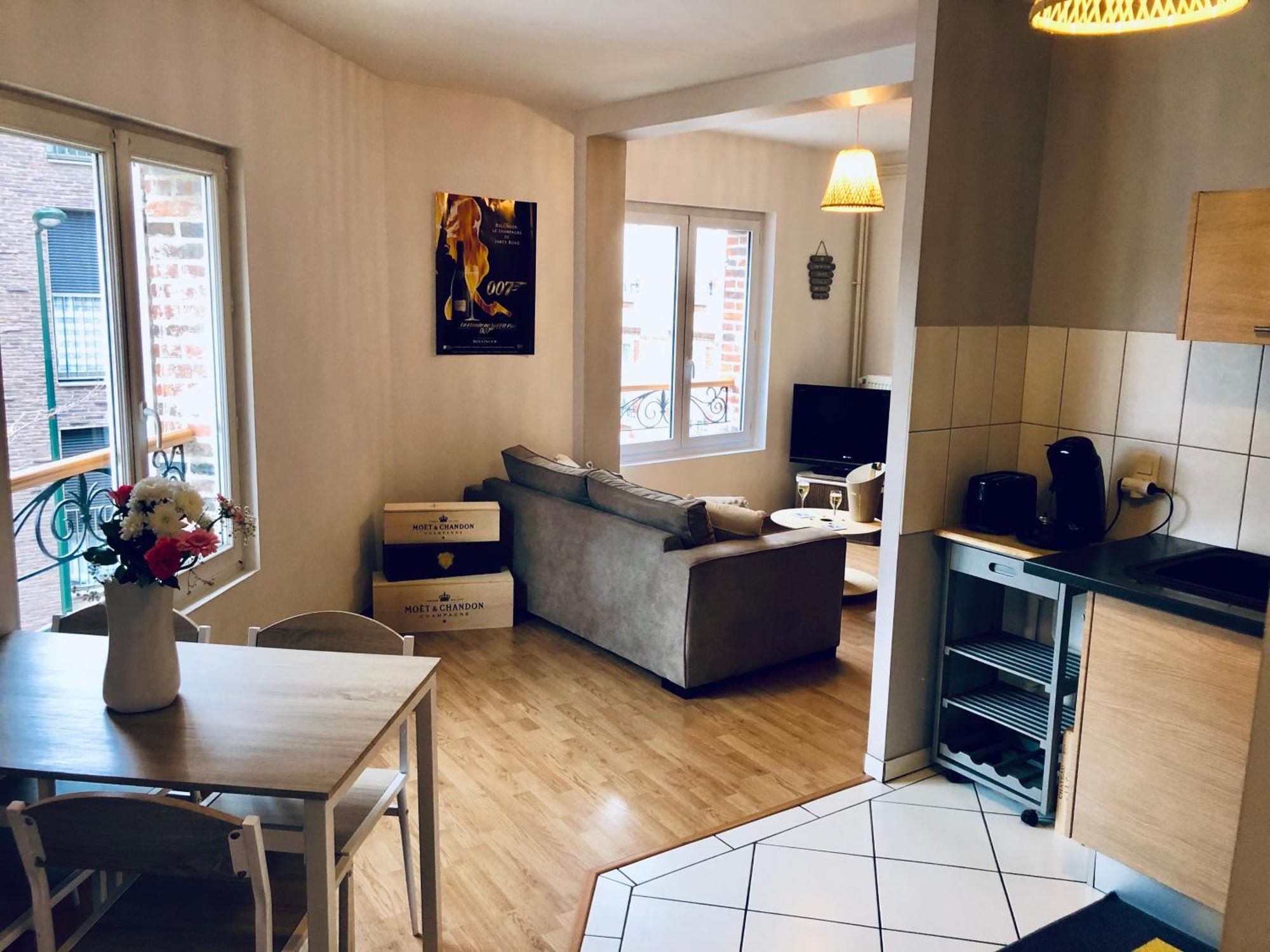 Logement Centre Ville D'Epernay Avec Parking Prive Extérieur photo