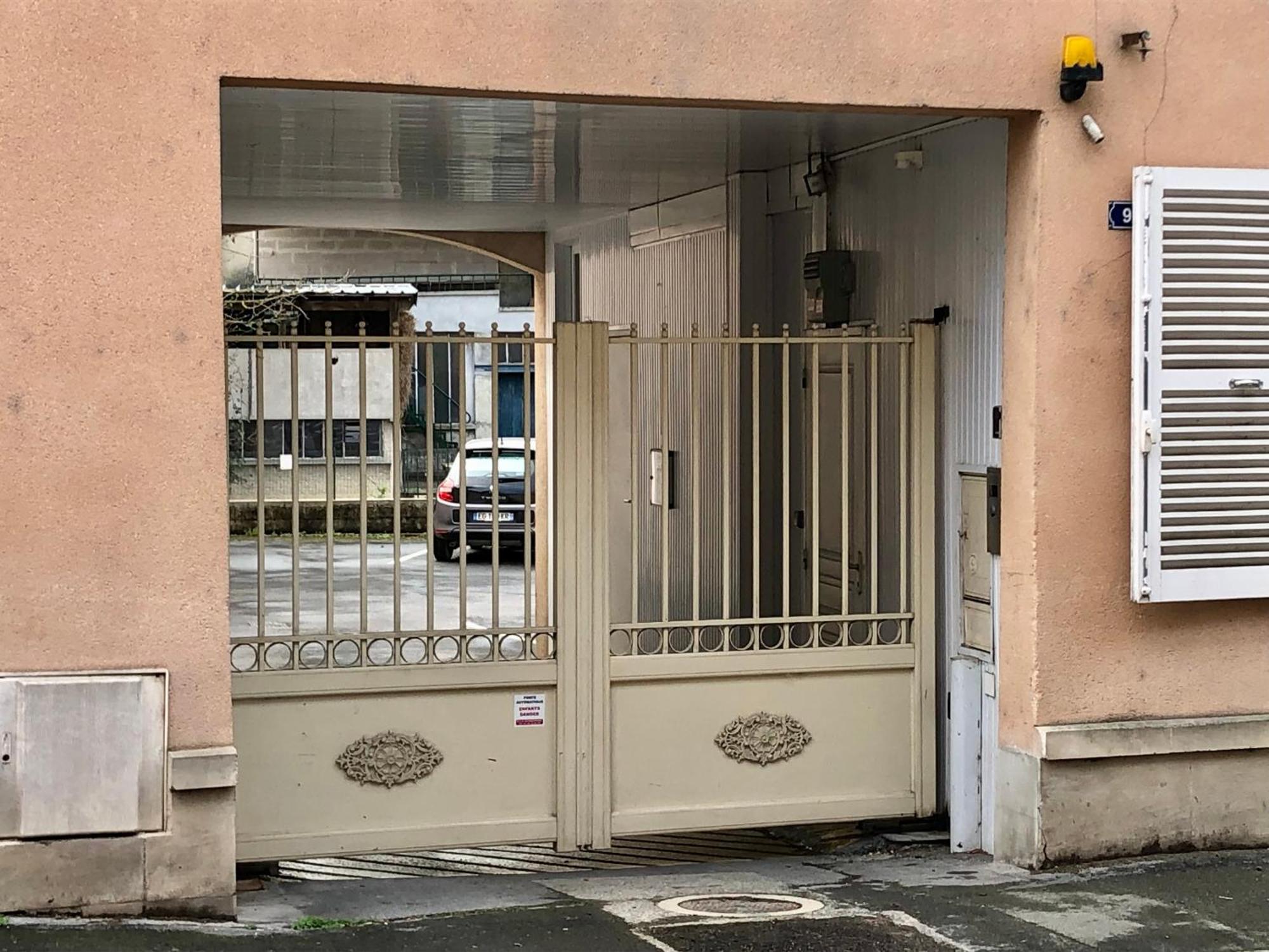 Logement Centre Ville D'Epernay Avec Parking Prive Extérieur photo