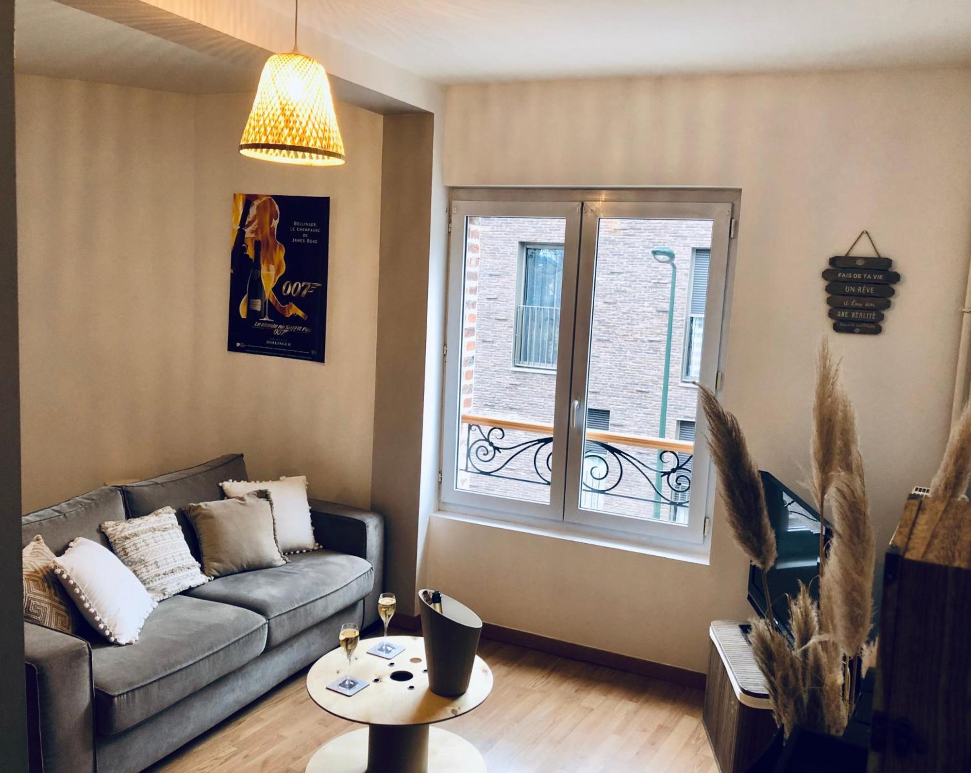 Logement Centre Ville D'Epernay Avec Parking Prive Extérieur photo